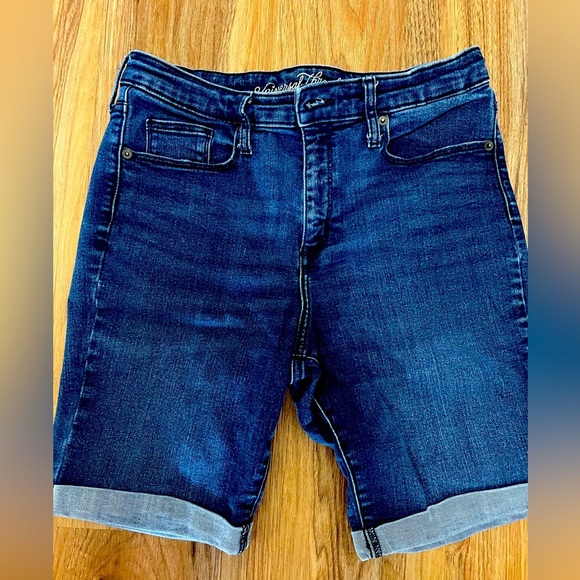 Universal Thread Pants - Universal Thread Bermuda Shorts Size 12 High Rise Good Condition